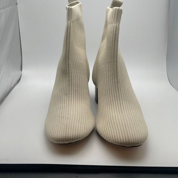 CUSHIONAIRE Women's Stretch bootie SIZE 7 CREAM - Picture 2 of 6